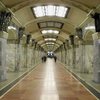 В Петербургском метро упала женщина на рейсы