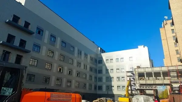 Строительство нового корпуса Александровской больницы подходит к логическому завершению