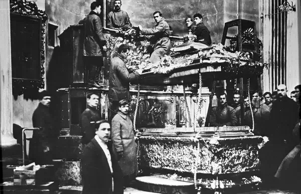 Серебряная гробница Александра Невского будет передана из Эрмитажа
